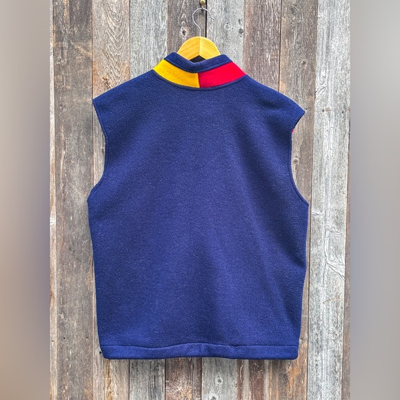 Banff vest - Picture 9 of 10